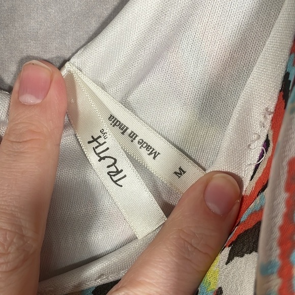 Truth NYC Multi-Color Geometric Print Flowy Crop Top | Size Medium - Picture 3 of 8